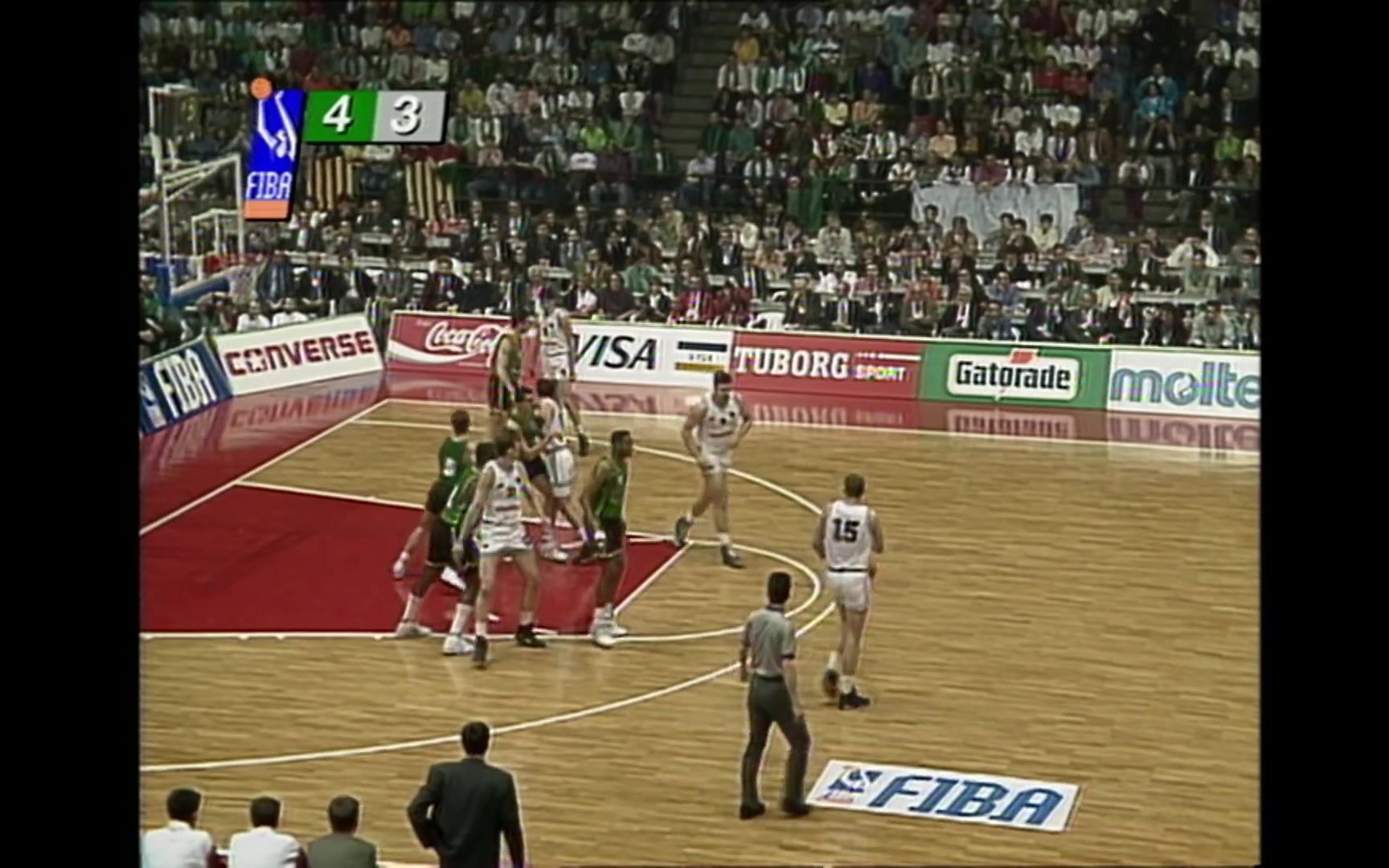 拜仁连续20场德甲进球超过2球，追平13／14赛季瓜帅的纪录（拜仁德甲已连续20场单场至少进3球，追平13／14赛季瓜帅纪录）