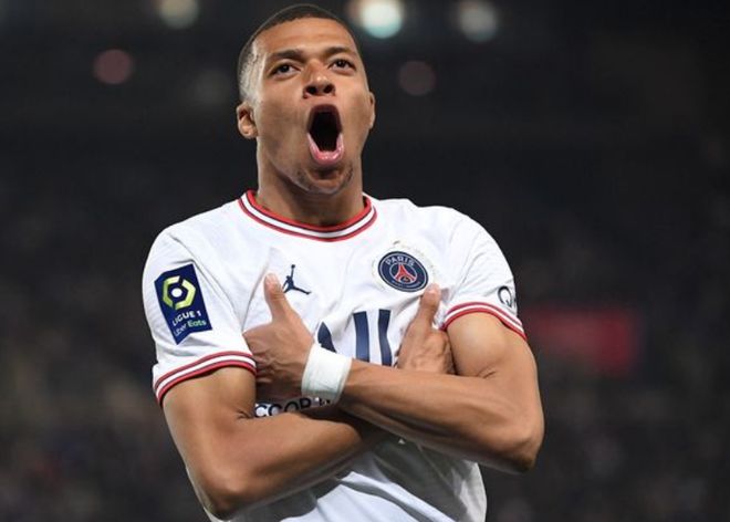 剑南春｜尤文2-1逆转卡利亚里，伊尔迪兹双响，弗拉霍维奇伤退（剑南春｜尤文2-1逆转卡利亚里：伊尔迪兹梅开二度，弗拉霍维奇伤退）