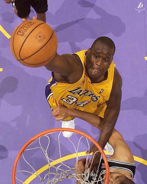 阿莱格里：还有很多其他的比赛，光靠28分哪也去不了（阿莱格里：赛程还长，靠28分走不远）