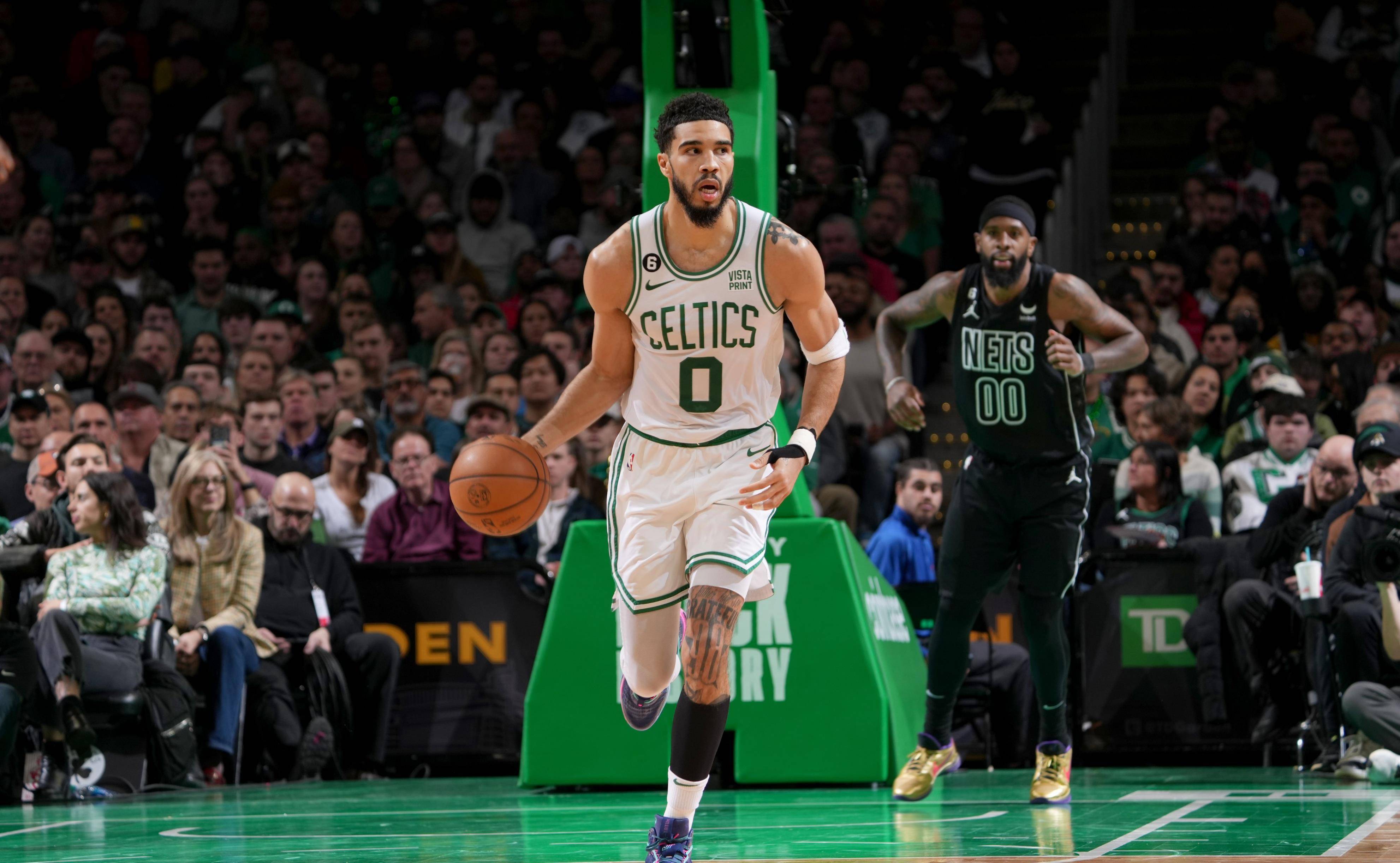 40+且8+三分场次：拉文仅逊库里&利拉德&哈登&克莱（单场40+分且至少8记三分次数榜：拉文仅次库里、利拉德、哈登、克莱）