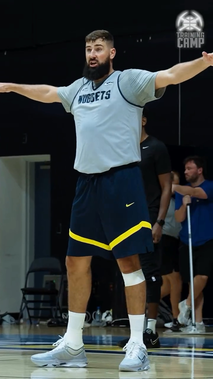 记者：申花今天下午飞赴天津，于汉超、戴伟浚等人随队出征（记者：申花今日下午启程赴津，于汉超、戴伟浚等随队出征）