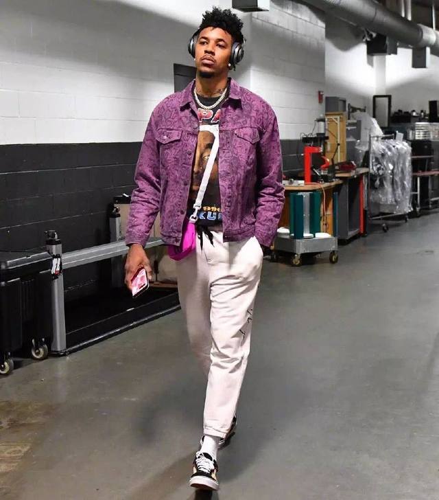 国米vs利物浦首发：萨拉赫缺席，伊萨克PK劳塔罗，维尔茨替补（国米战利物浦首发出炉：萨拉赫缺阵，伊萨克对决劳塔罗，维尔茨替补待命）