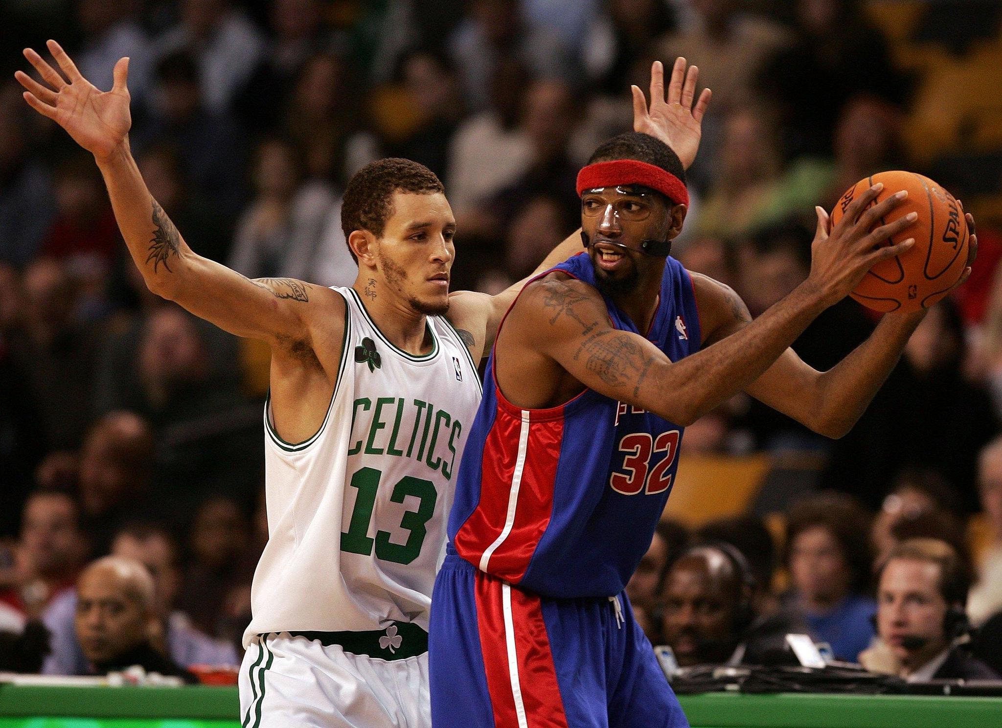 阿森纳欧冠小组／联赛阶段取得10连胜，仅次于拜仁和利物浦（阿森纳在欧冠小组赛与联赛中豪取十连胜，仅逊拜仁与利物浦）