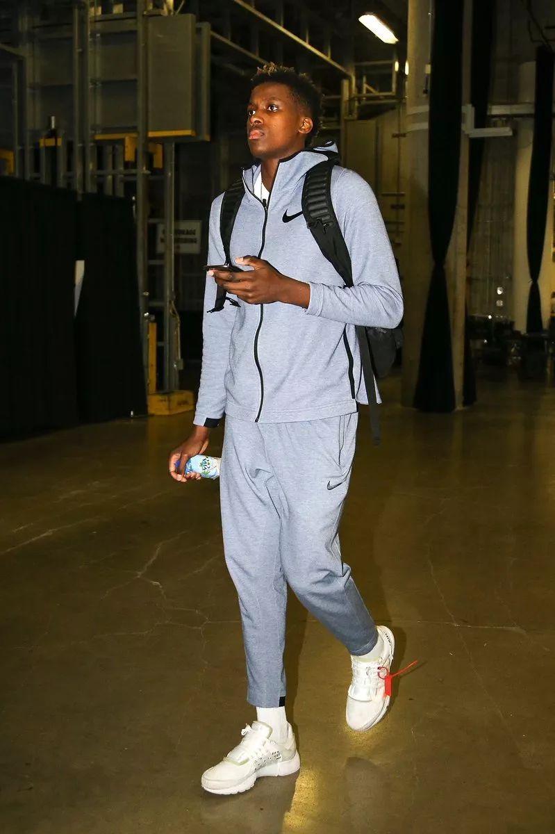 替补戴帽，凯恩当选斯图加特vs拜仁全场最佳球员（凯恩替补戴帽，获评斯图加特vs拜仁全场最佳）