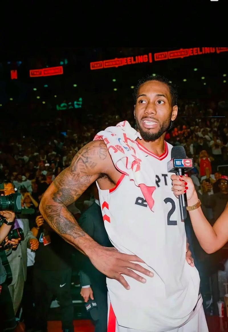 文班：我们的目标是直接进季后赛，但现在可以向更高排名冲击（文班：原本目标直通季后赛，如今剑指更高排名）