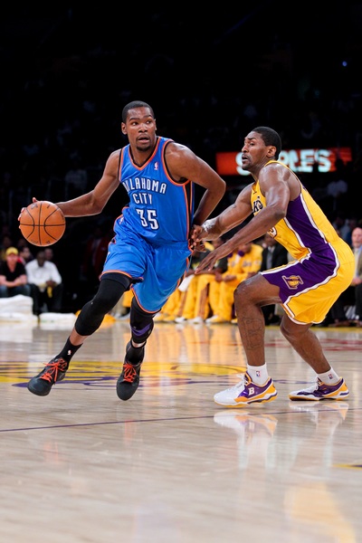 扎戈：托蒂睡觉打呼噜还说梦话；吐西蒙尼口水是因他故意挑衅（扎戈回忆：托蒂睡觉打呼还爱说梦话；对西蒙尼吐口水因其刻意挑衅）