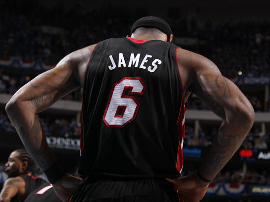 英超豪门对决即将上演（英超豪强巅峰对决在即）