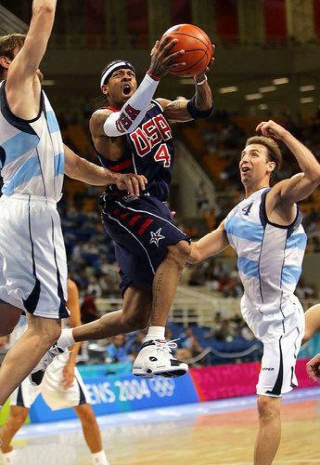 库里12记三分砍48分仍输球！你认为勇士是否应该做出改变了？（库里狂飙12记三分砍下48分仍未能取胜，勇士是否该作出调整？）