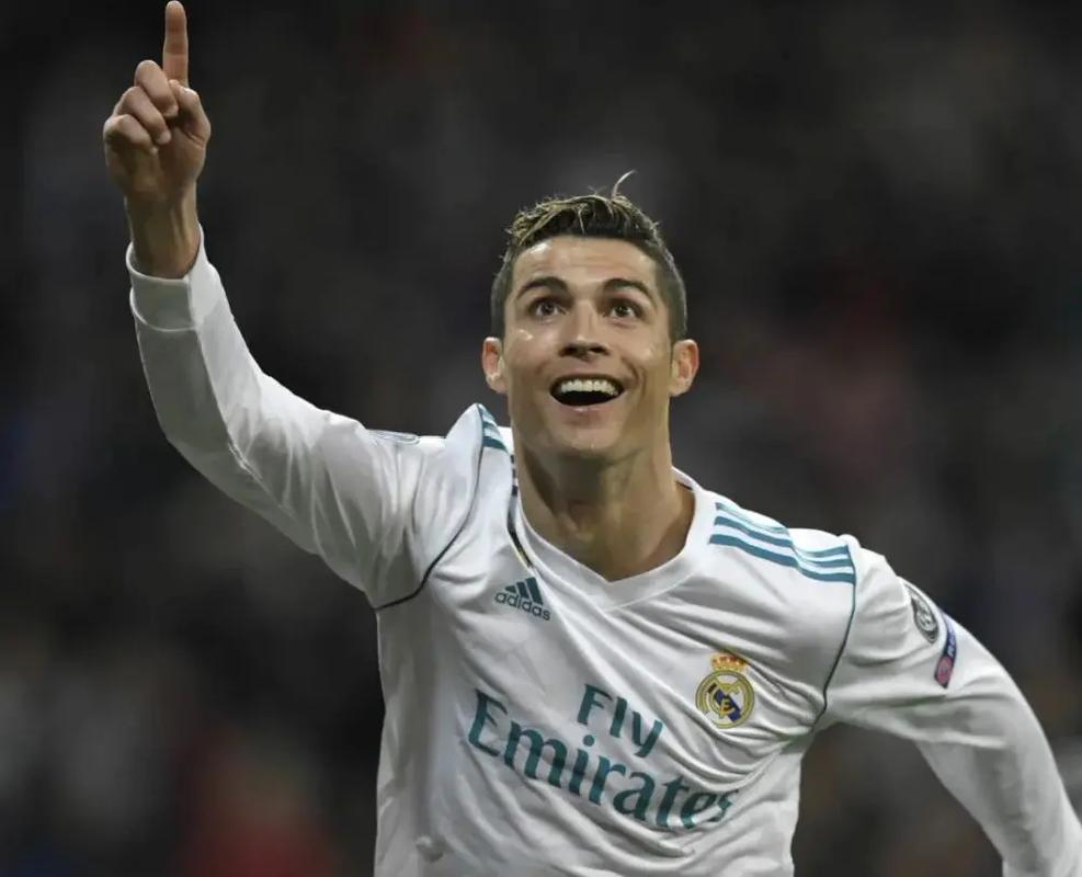 凯尔谈阿德耶米、施洛特贝克续约：我并不是解约条款的拥护者（凯尔评阿德耶米、施洛特贝克续约：我不赞成设立解约条款）