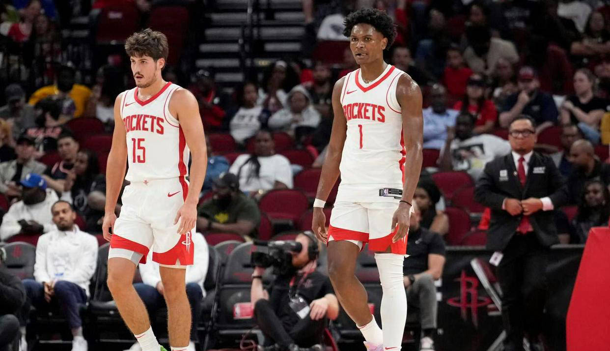 为何贝西洛维奇突然下课？媒曝已对球队失控，疑似遭球员逼宫（贝西洛维奇突遭下课：媒体称其难控球队，疑被球员逼宫）