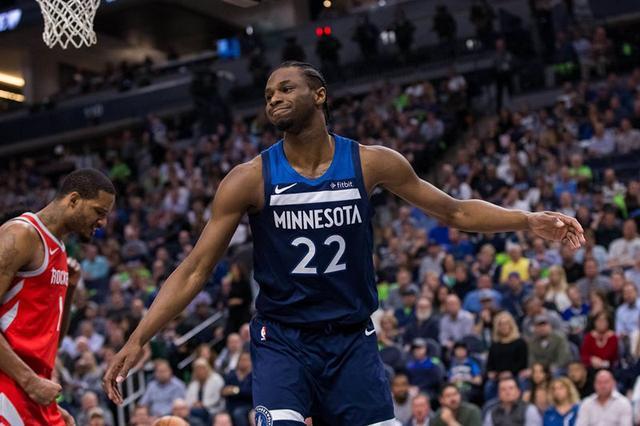 D站米兰哥第11集：前场逼抢的形同虚设和缺少核心的无可奈何（D站米兰哥第11集：前场逼抢失灵，核心缺位的无奈）