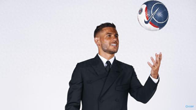 爵士主帅哈迪的战略眼光：打造深度球队（哈迪的战略远见：打造阵容深度十足的爵士队）