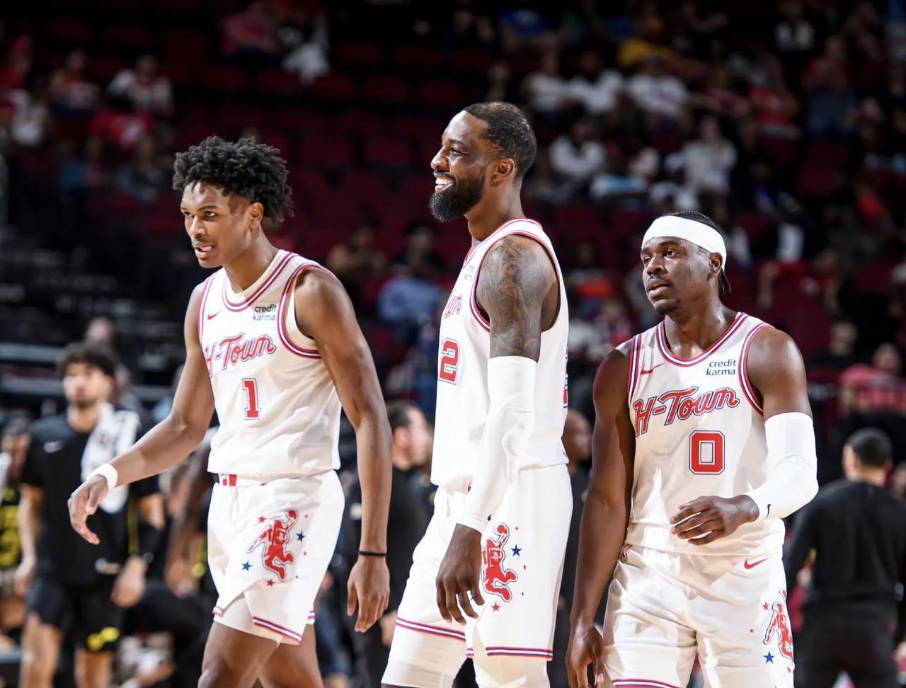 记者：韩鹏仍是泰山主帅，但俱乐部需要找个名义上的“主帅”（记者：韩鹏继续执掌泰山，俱乐部需另找一位名义主帅）